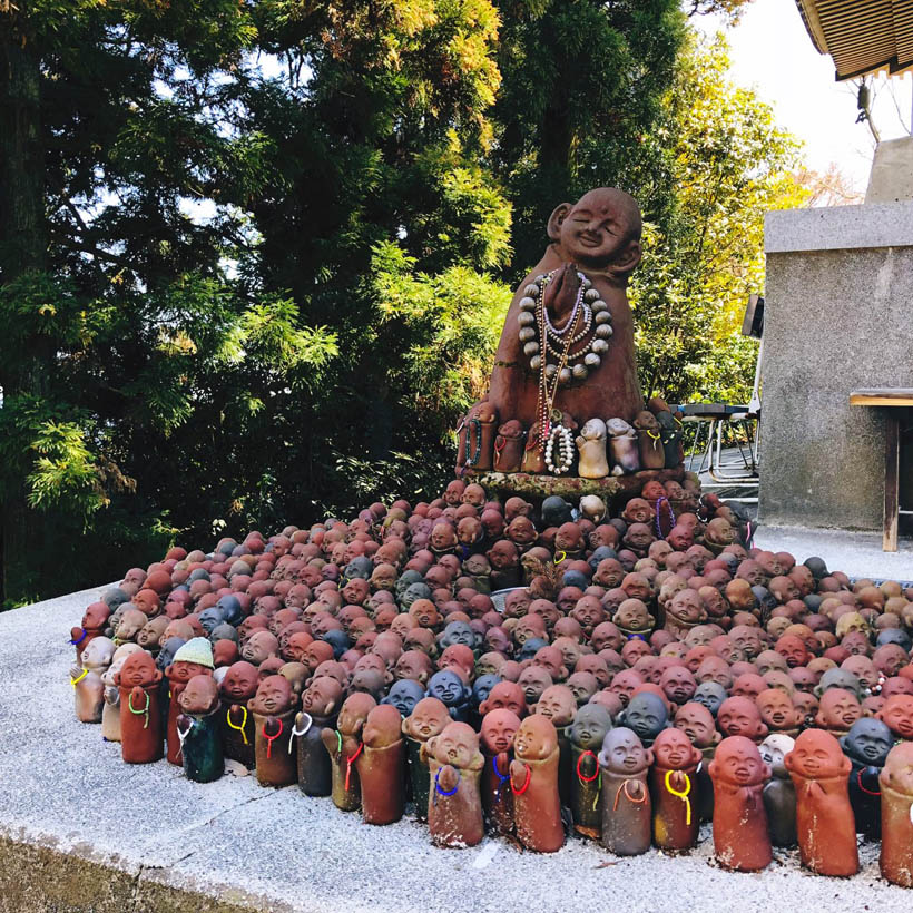 Buddhist statues at Misen Hondo.