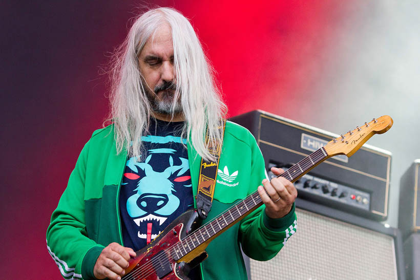 Dinosaur Jr live op Dour Festival in België op 13 juli 2012