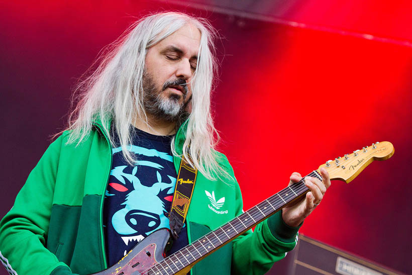 Dinosaur Jr live op Dour Festival in België op 13 juli 2012