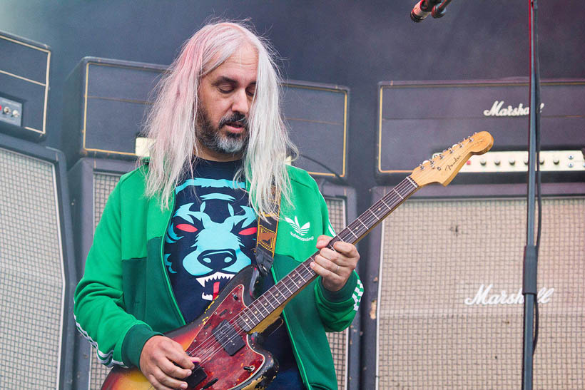 Dinosaur Jr live op Dour Festival in België op 13 juli 2012