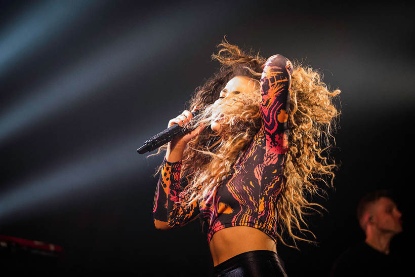 Ella Eyre live op Les Nuits Botanique in Brussel, België op 22 mei 2014