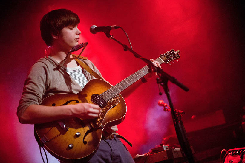 Horses live in STUK in Leuven, België op 7 april 2011