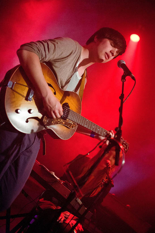 Horses live in STUK in Leuven, België op 7 april 2011