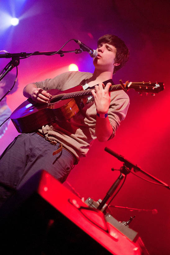 Horses live in STUK in Leuven, België op 7 april 2011