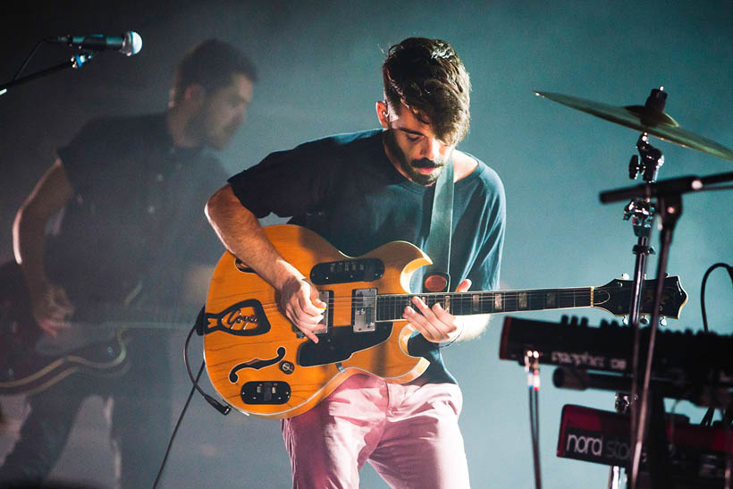 Local Natives live in het Koninklijk Circus in Brussel, België op 25 juni 2013