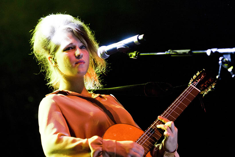 Selah Sue live in Het Depot in Leuven, België op 16 november 2012