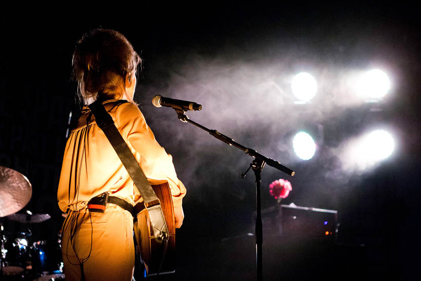 Selah Sue live in Het Depot in Leuven, België op 16 november 2012