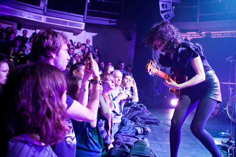 St Vincent live in de Rotonde in de Botanique in Brussel, België op 28 februari 2012