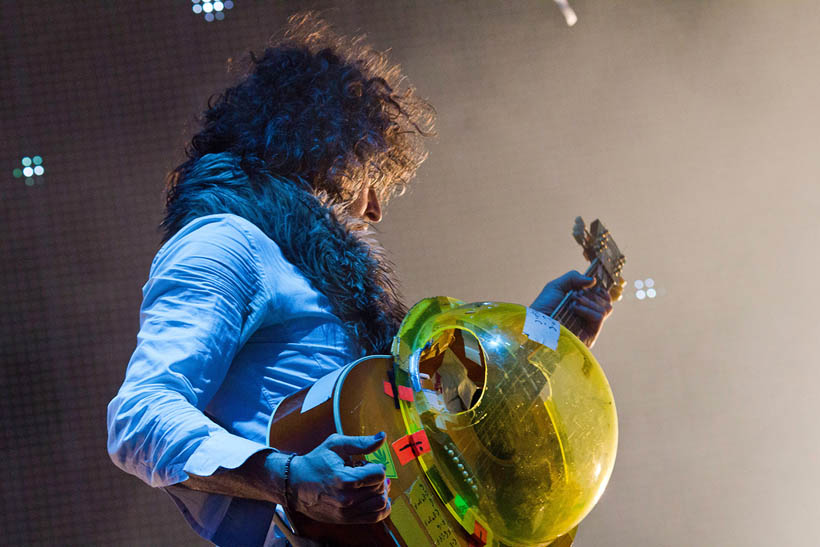 The Flaming Lips live op Dour Festival in België op 15 juli 2012