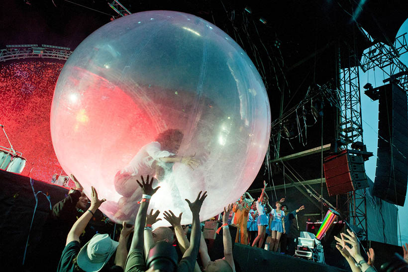 The Flaming Lips live op Dour Festival in België op 15 juli 2012