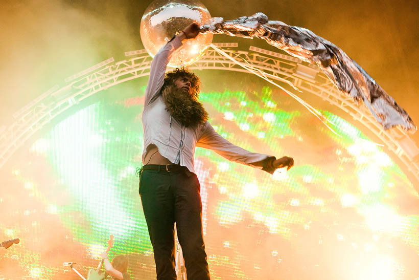 The Flaming Lips live op Dour Festival in België op 15 juli 2012