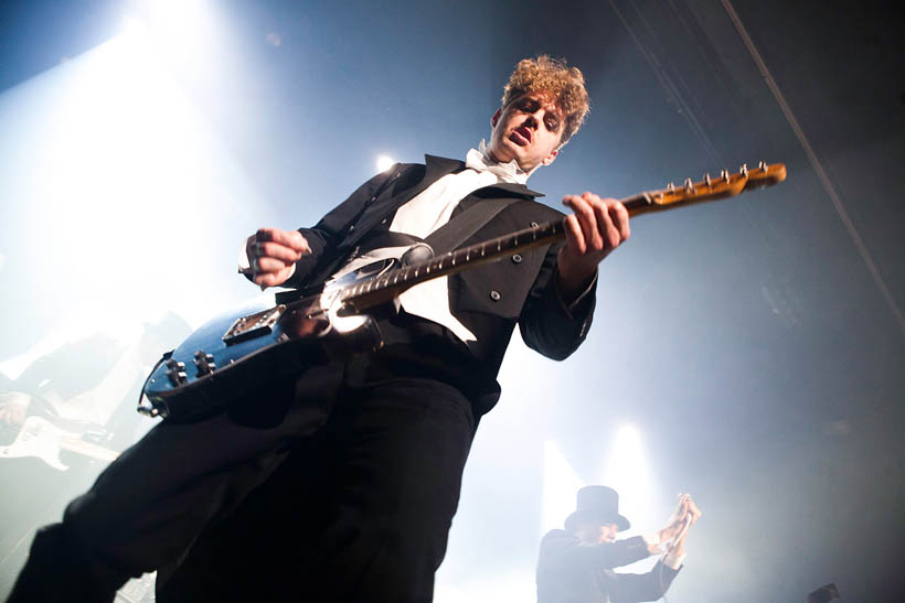 The Hives live in de Ancienne Belgique in Brussel, België op 9 december 2012