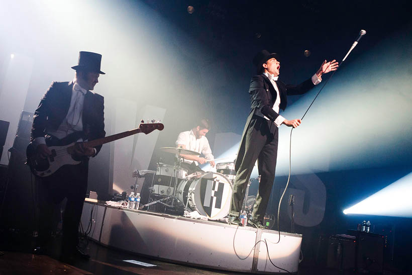 The Hives live in de Ancienne Belgique in Brussel, België op 9 december 2012