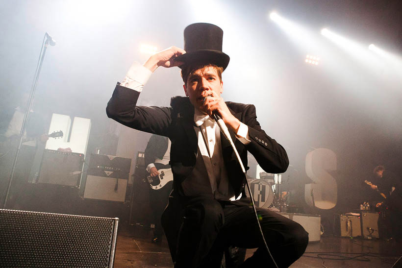 The Hives live in de Ancienne Belgique in Brussel, België op 9 december 2012