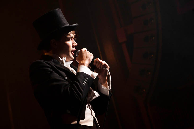 The Hives live in de Ancienne Belgique in Brussel, België op 9 december 2012