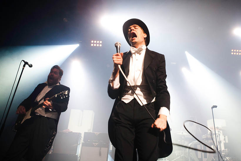 The Hives live in de Ancienne Belgique in Brussel, België op 9 december 2012