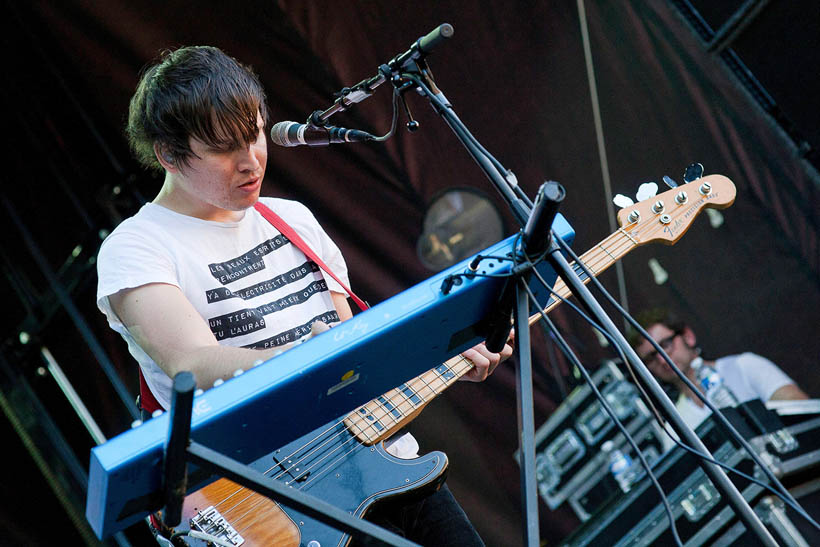 The Wombats liveop Rock-A-Field in Roeser, Luxemburg on 26 juni 2011